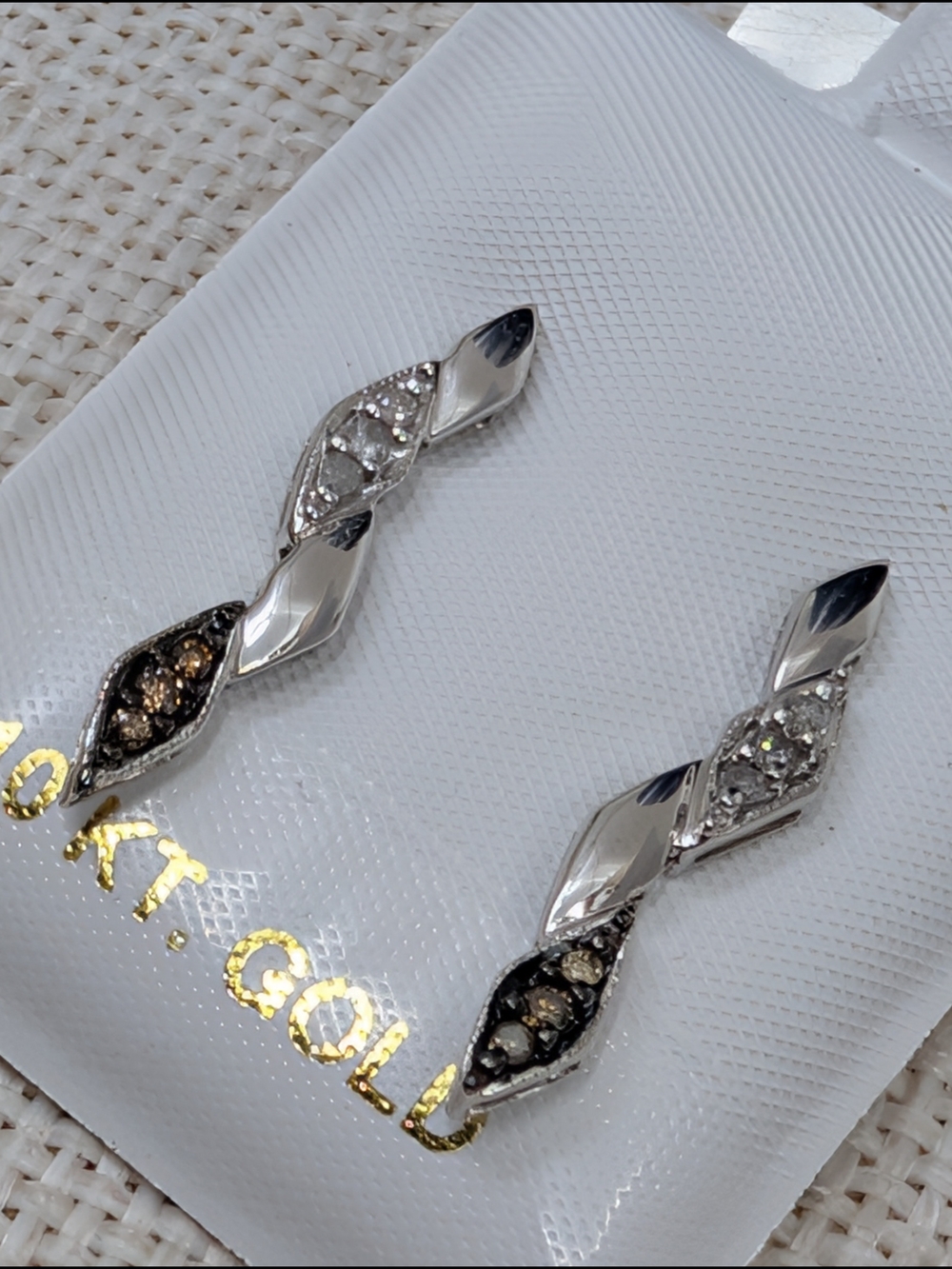 10K Solid White Gold Champagne & White Diamond Twist Drop Earrings 0.20 CTW - Picture 4 of 16